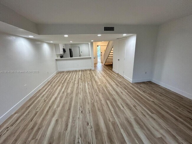 Building Photo - 1325 NW 124th Ave
