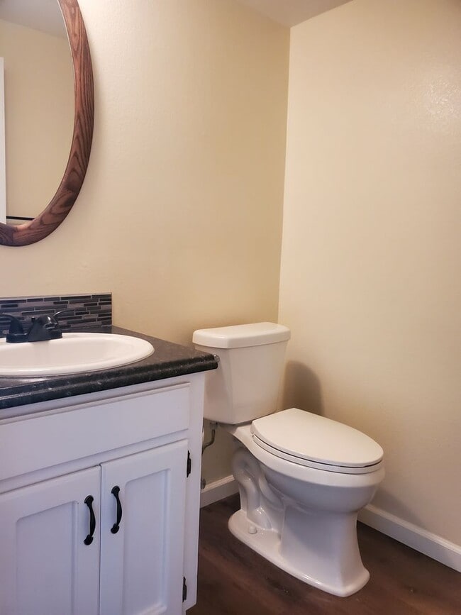 Building Photo - REDUCED RENT AND FREE MONTH OF RENT! South Salem Condo w/ Remodeled Kitchen, A/C & W/S/G Included!