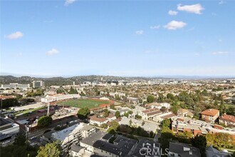 Building Photo - 2170 Century Pk E