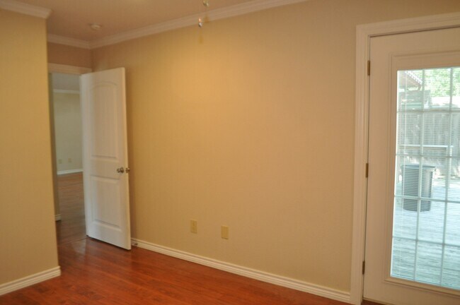 Building Photo - 10838 Hermosa Dr