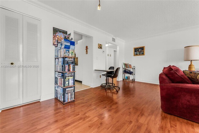 Building Photo - 525 Coral Wy