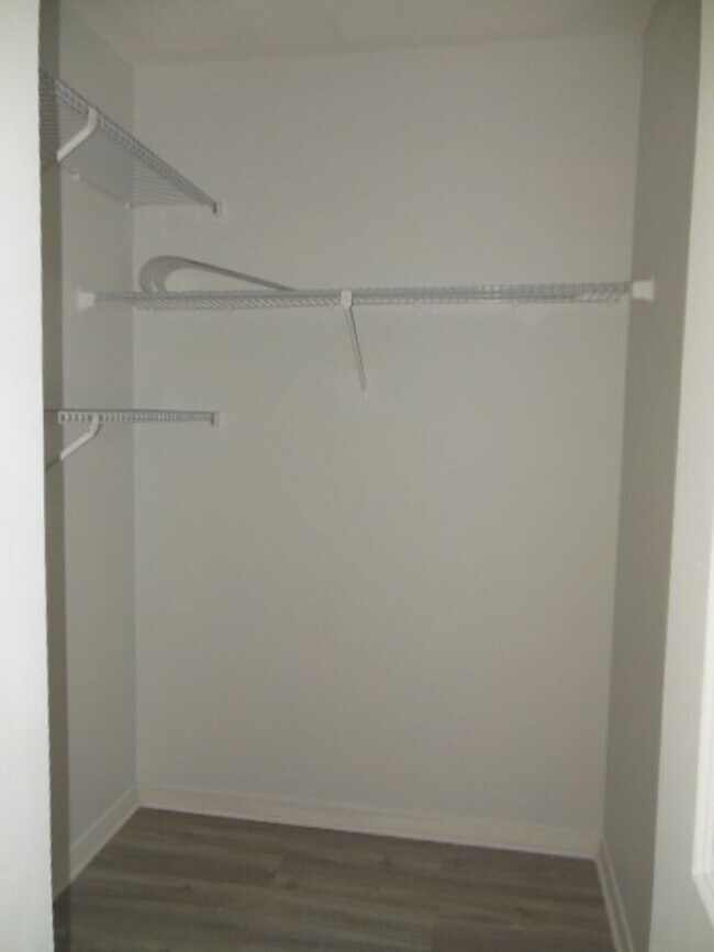 Building Photo - ONE BEDROOM ONE BATHROOM! WATERFRONT COMMUNITY!