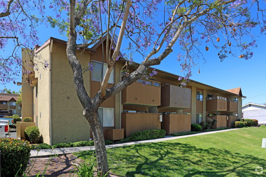 Towne & Country Apartments - 426 Ammunition Rd Fallbrook CA 92028 ...