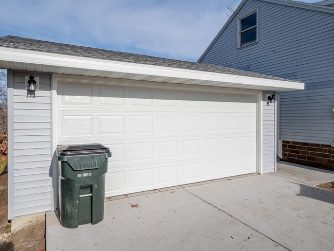 Building Photo - Westwood