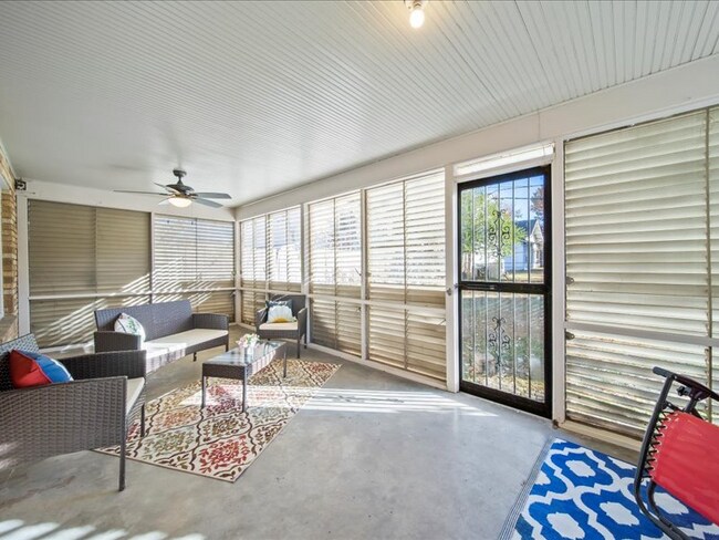 Building Photo - 3701 S Richmond Ave