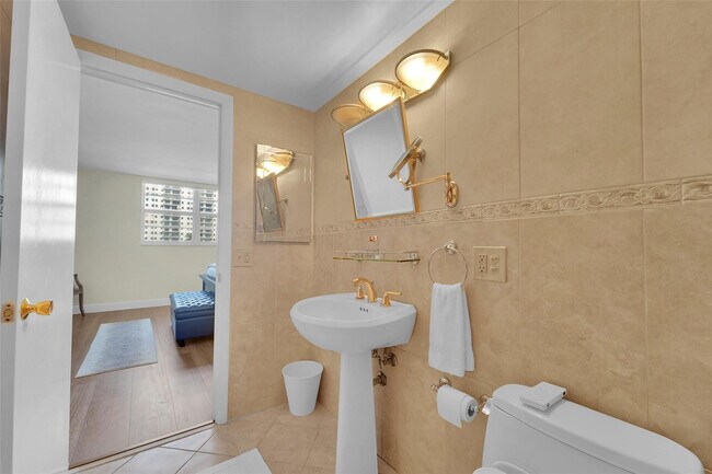 Building Photo - 1401 S Ocean Dr