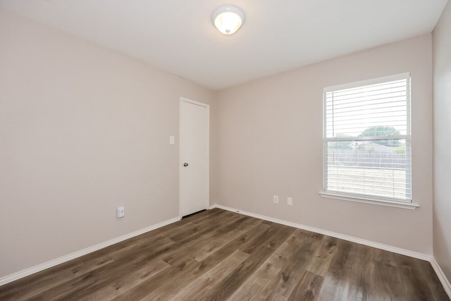 Building Photo - 14101 Black Gold Trail