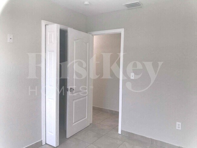 Building Photo - 240 N 69th Way