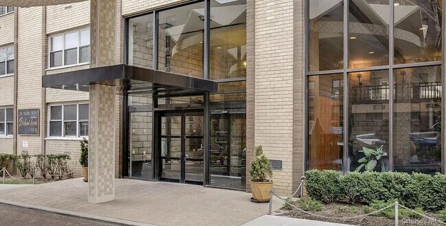 Building Photo - 102-10 66th Rd