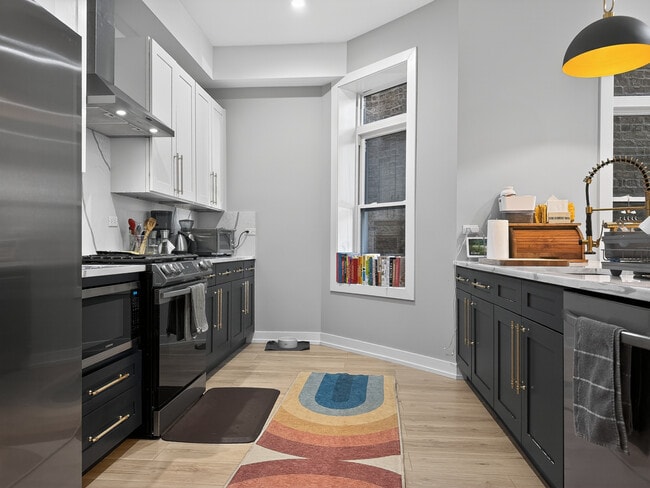 Building Photo - 2451 N Albany Ave