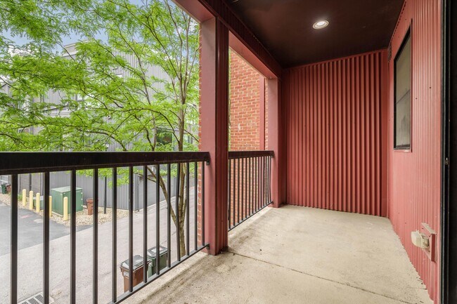 Building Photo - 818 N 4th St
