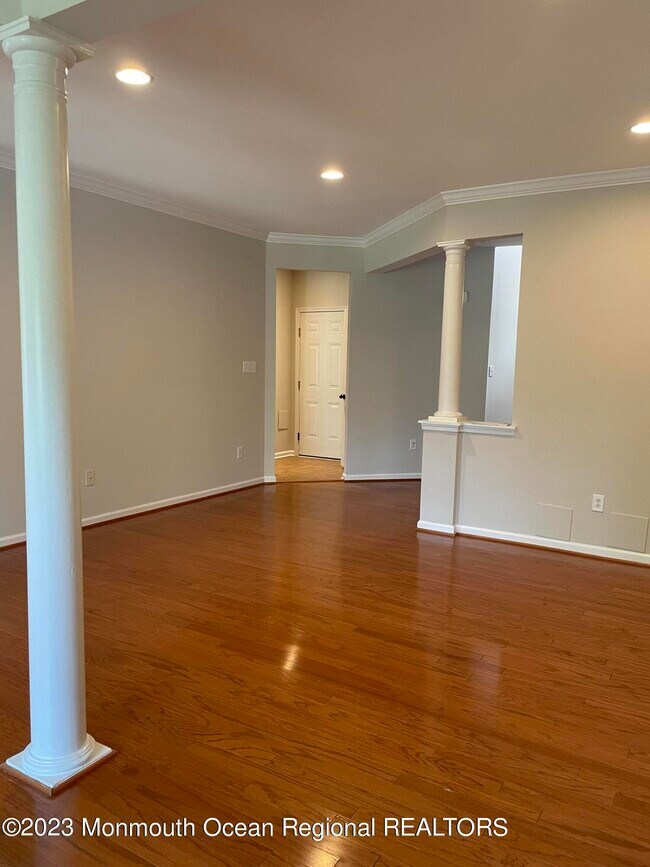 Building Photo - 31 Oak Leaf Ln