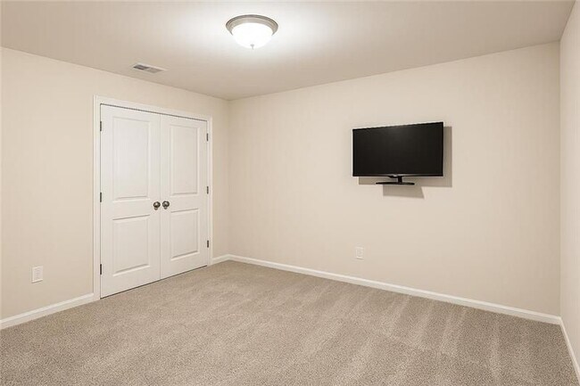 Building Photo - 258 Timberland Ave