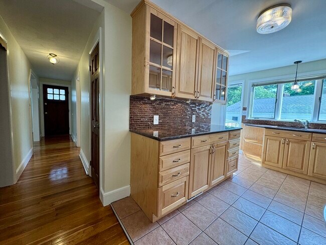 Building Photo - 2 Furbush Rd