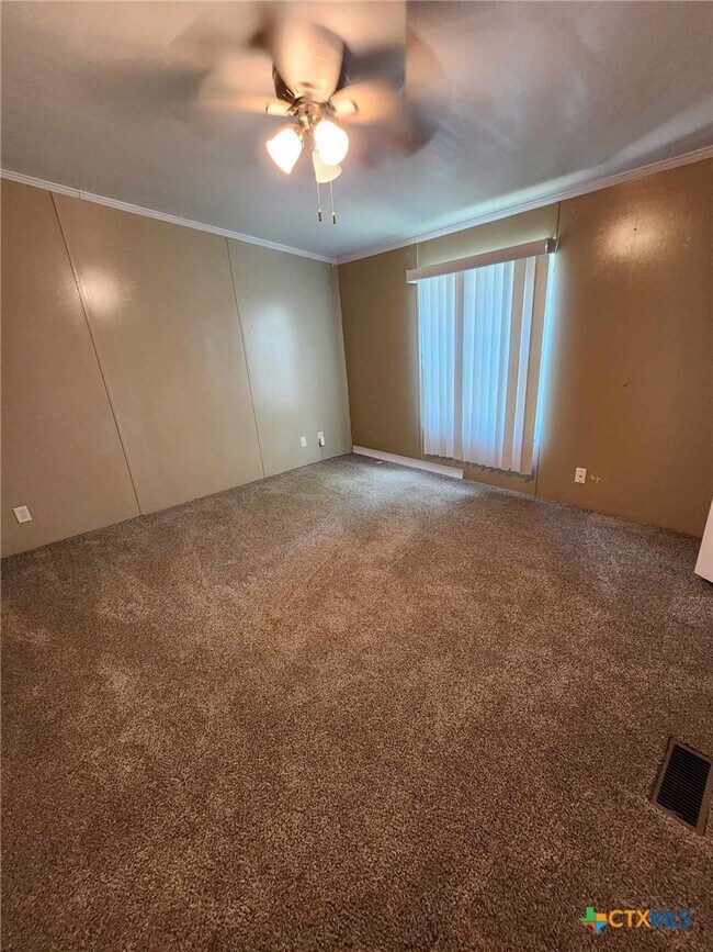Building Photo - 922 Ashwood Dr