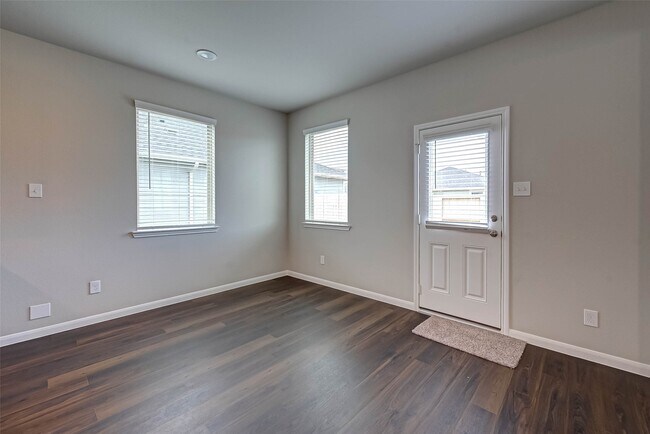 Building Photo - 21450 Holly Heights Rd