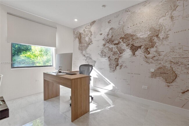 Building Photo - 2889 SW 33rd Ave