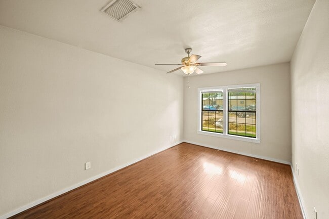 Building Photo - 608 Northwood St