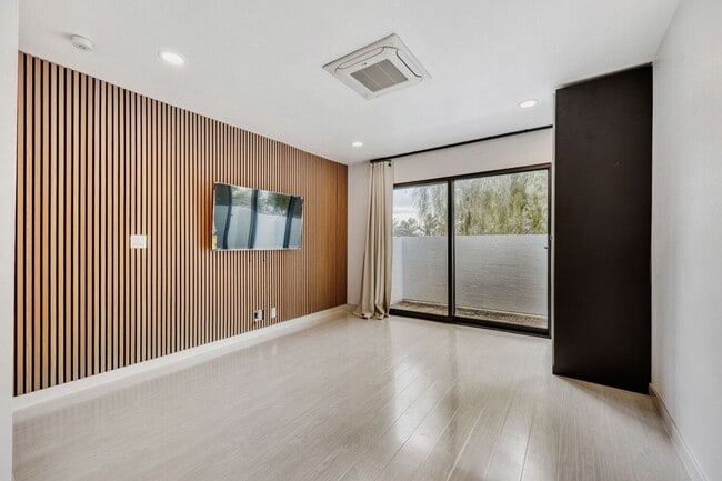 Building Photo - Golf Course Views from LVCC home