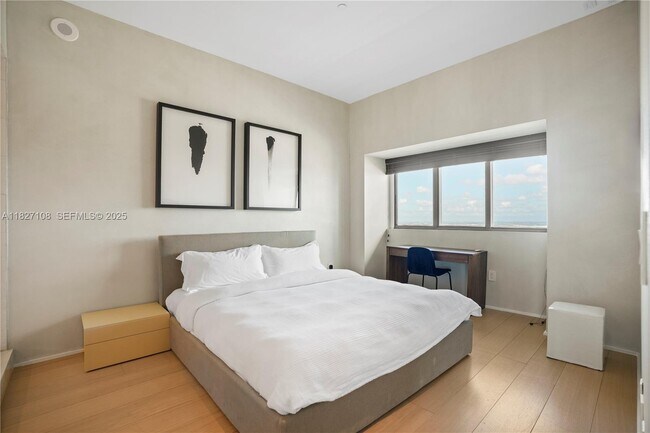 Building Photo - 650 NE 32nd St