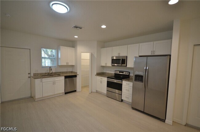 Building Photo - 3303 Armstrong Ct