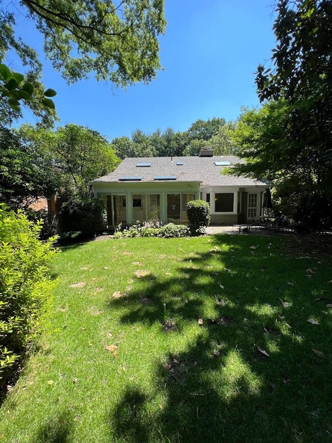 Building Photo - Berkley Stunner