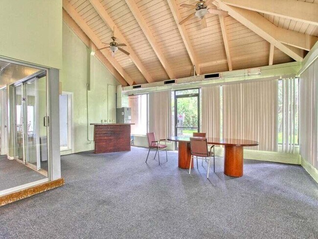 Building Photo - 634 NW 13th St