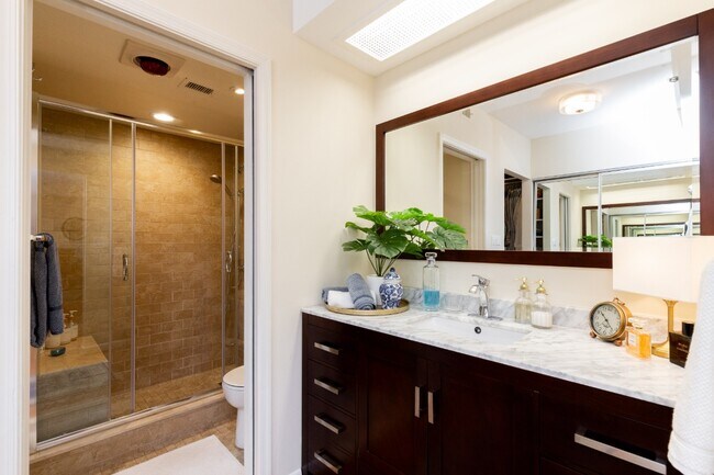? En suite - 1016 S Wayne St