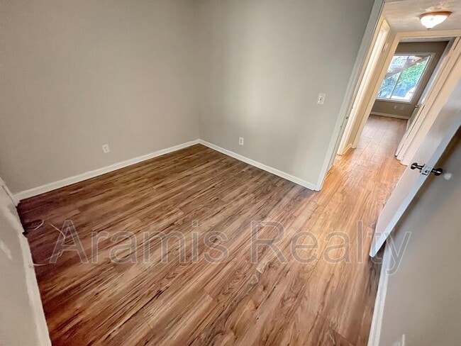 Building Photo - 114 Spring Ct