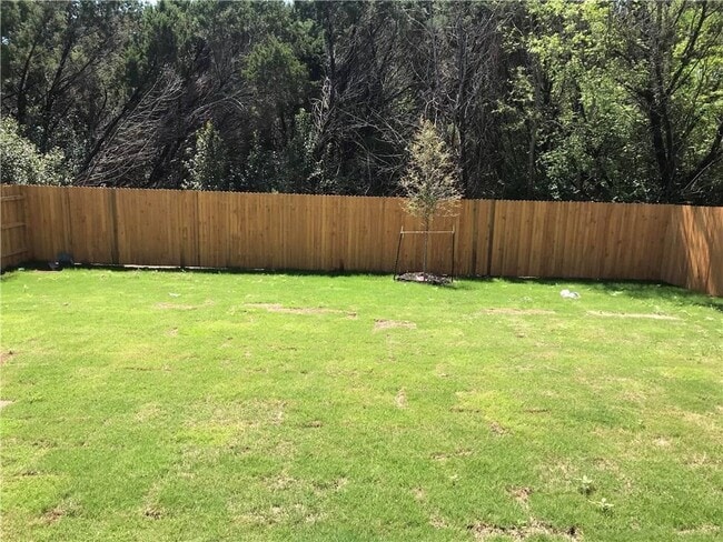 Building Photo - 2205 Bettylou Ln
