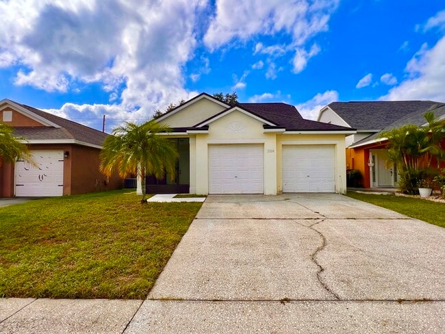 Building Photo - Beautifully Updated 4 bed 2 bath 2 car gar...