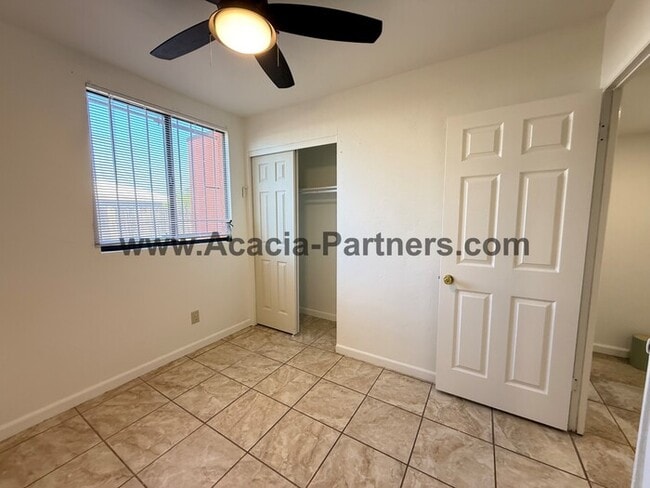 Building Photo - Three Bedroom Home