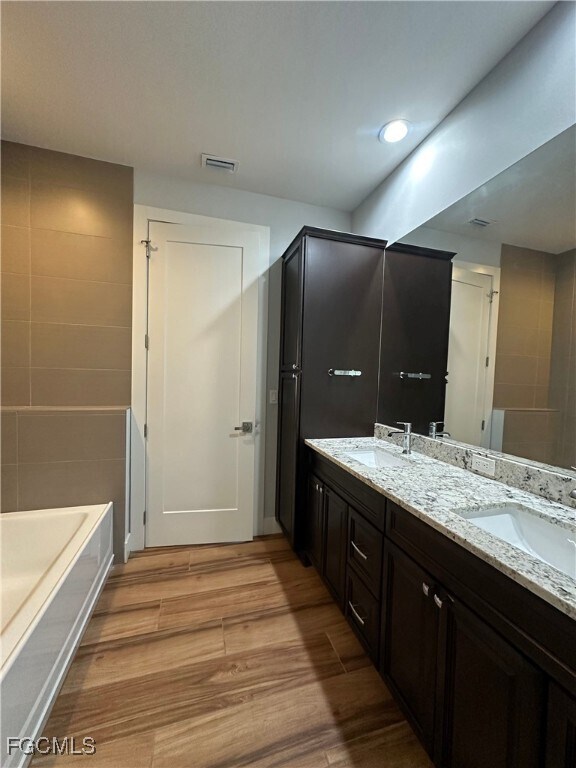 Building Photo - 4402 Chiquita Blvd S