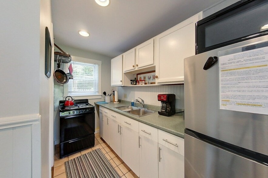 Building Photo - 25 Warren Ave