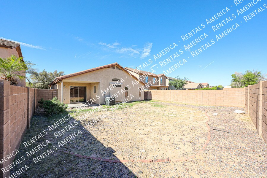 Building Photo - 4930 W Desert Dr