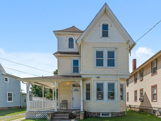 Building Photo - 224 Taylor St