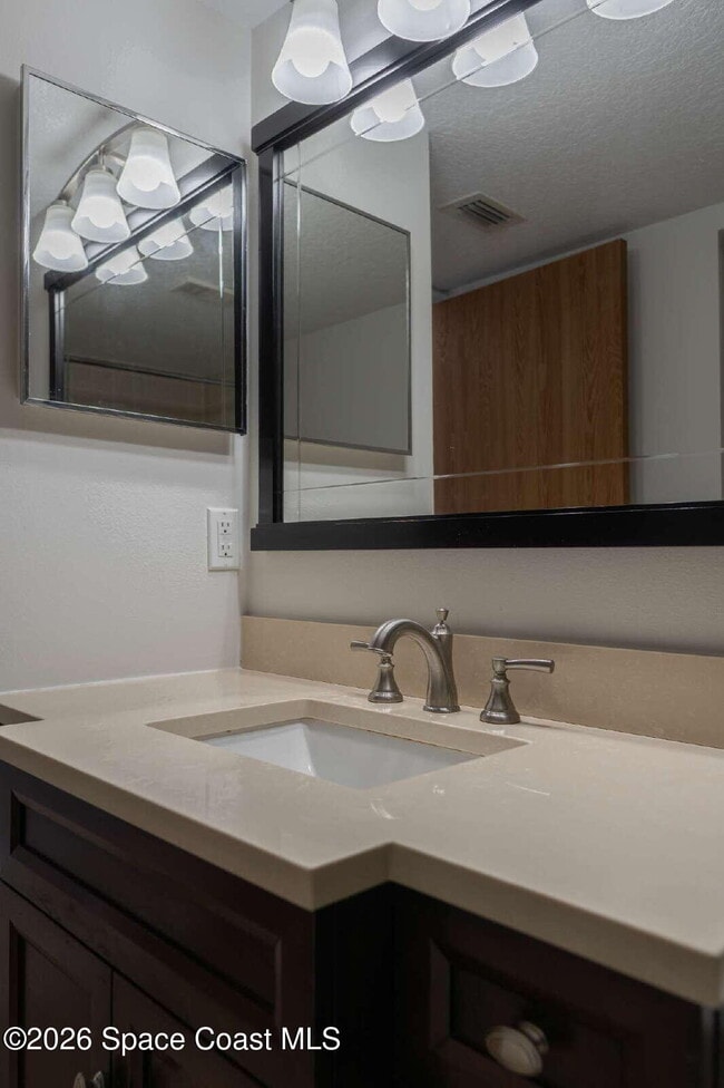 Building Photo - 7020 US-1