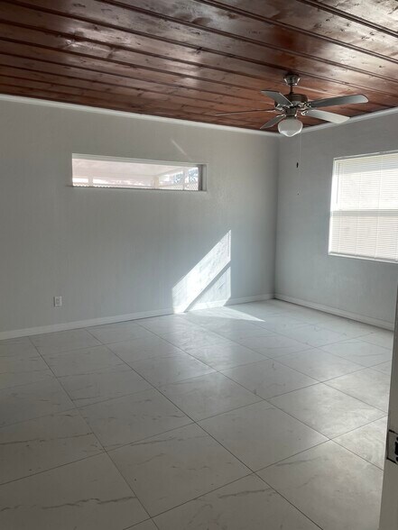 Building Photo - 301 S Jenkins Rd