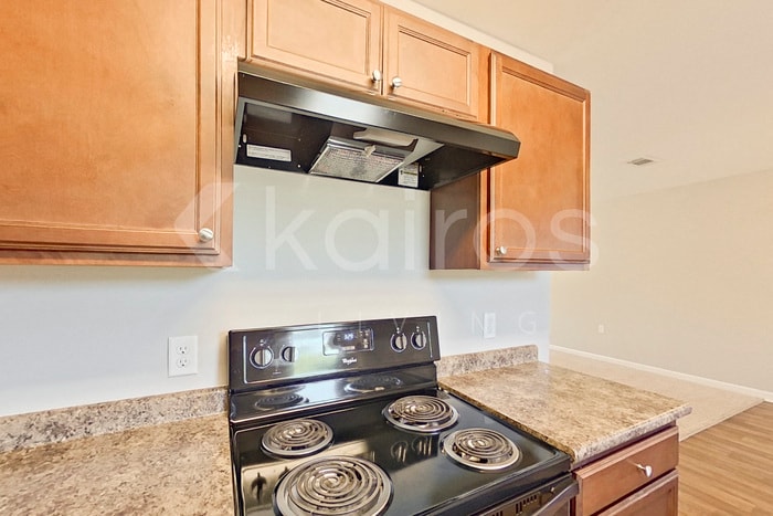 Building Photo - 305 Lumpkin Ln