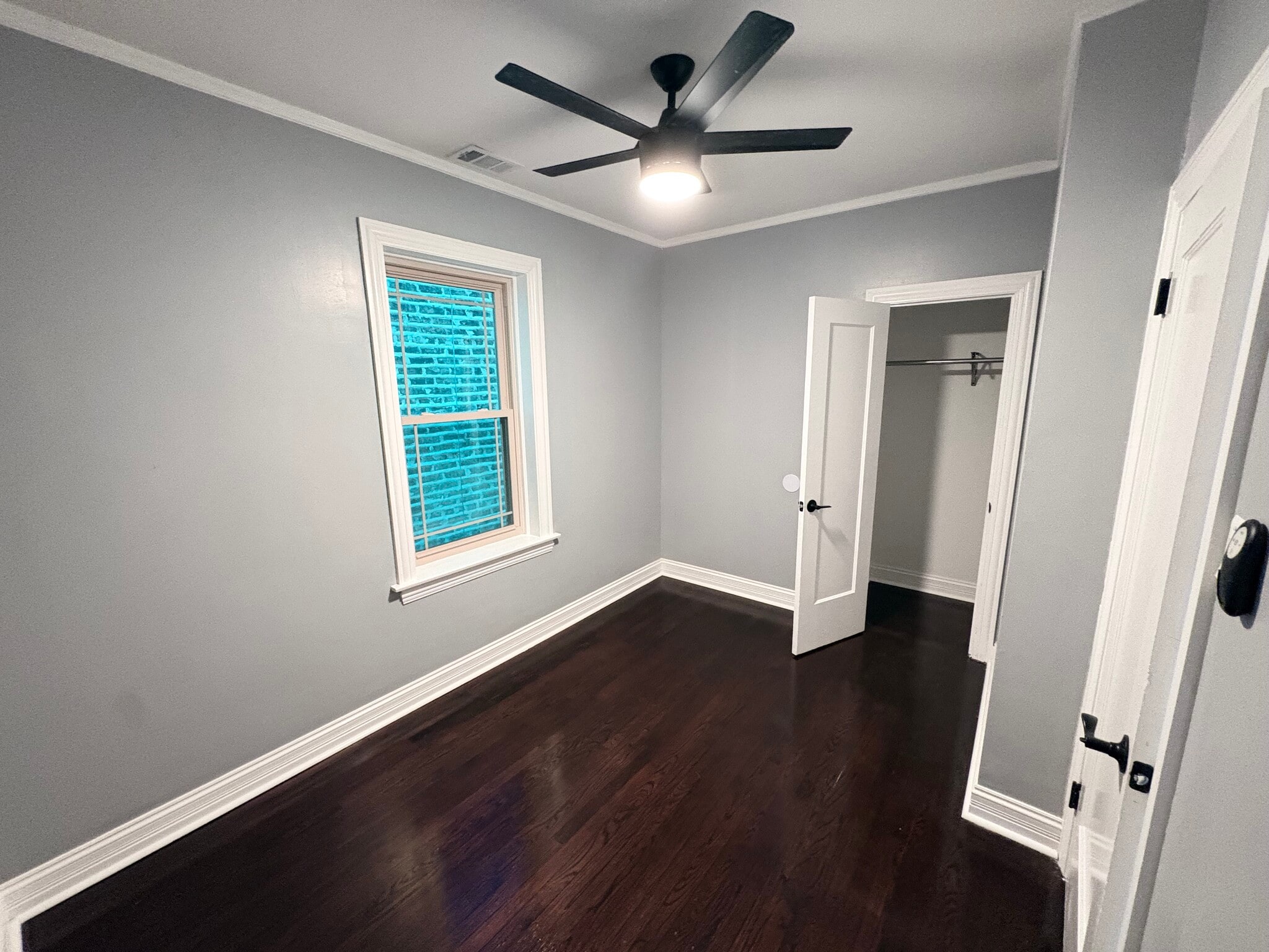 Building Photo - 2026 W McLean Ave