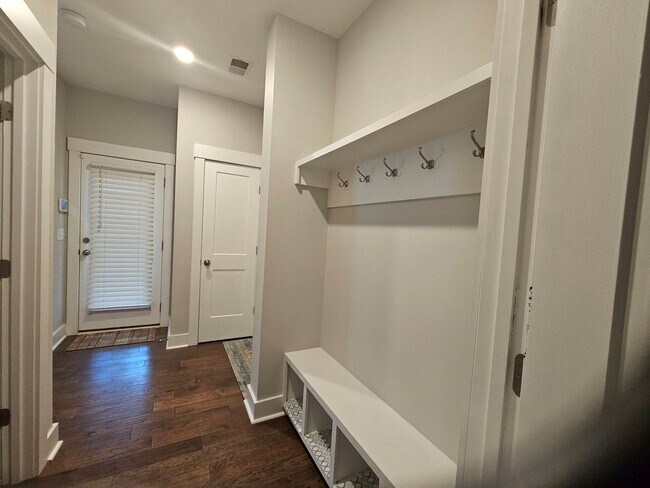 Building Photo - Stunning 3 Bedroom Home in Nexton~
