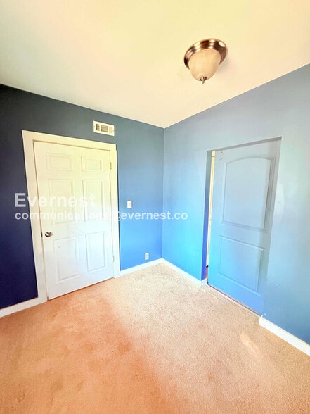 Building Photo - 2314 Airline Ave