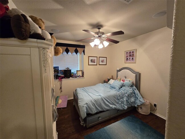 Building Photo - 1813 Slate Creek Dr