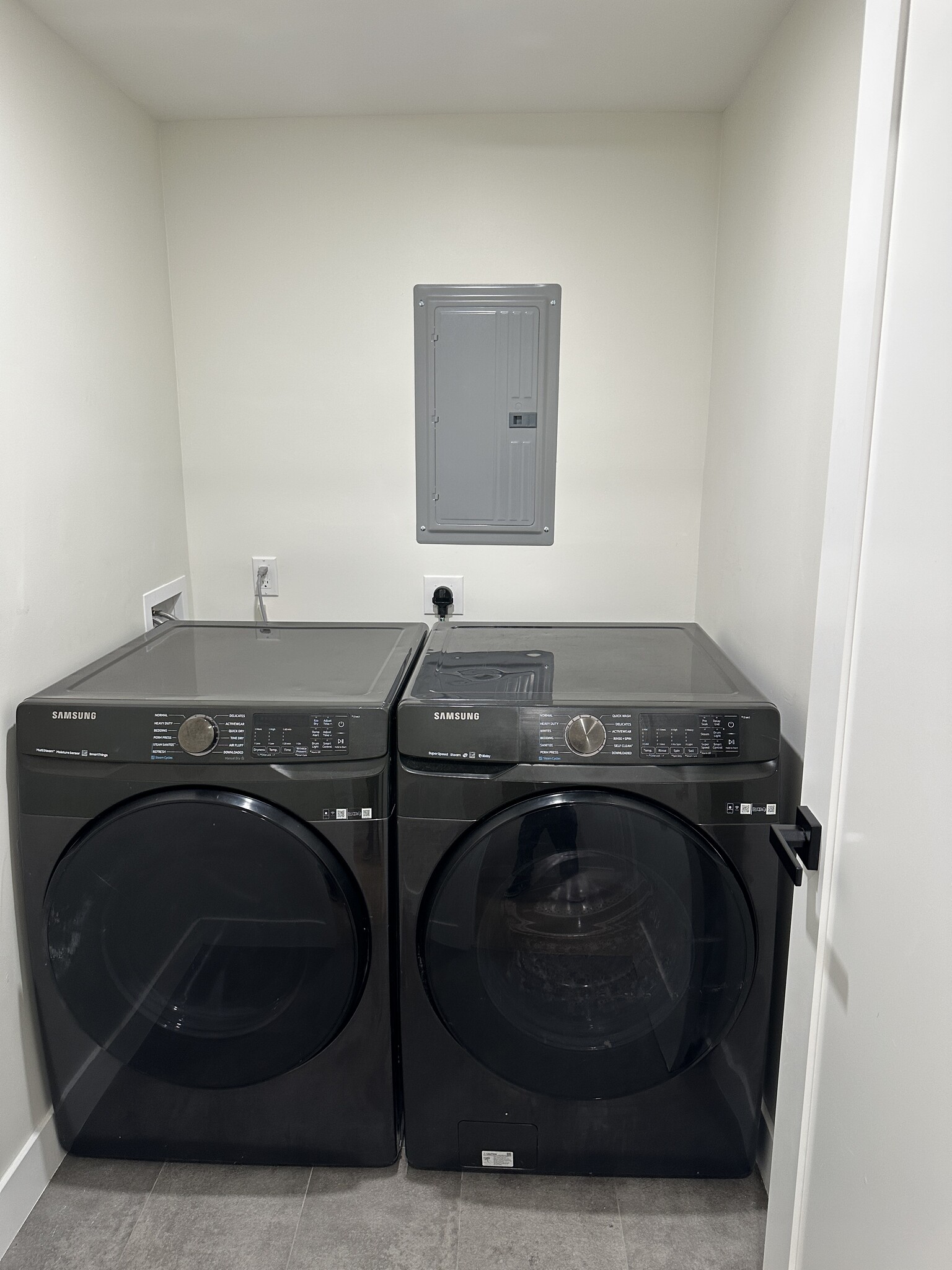 Building Photo - 237 N Kenwood St