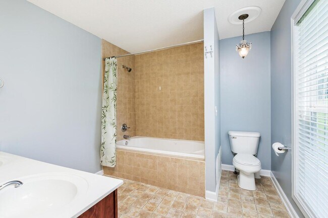 Building Photo - 2267 Yeager Dr