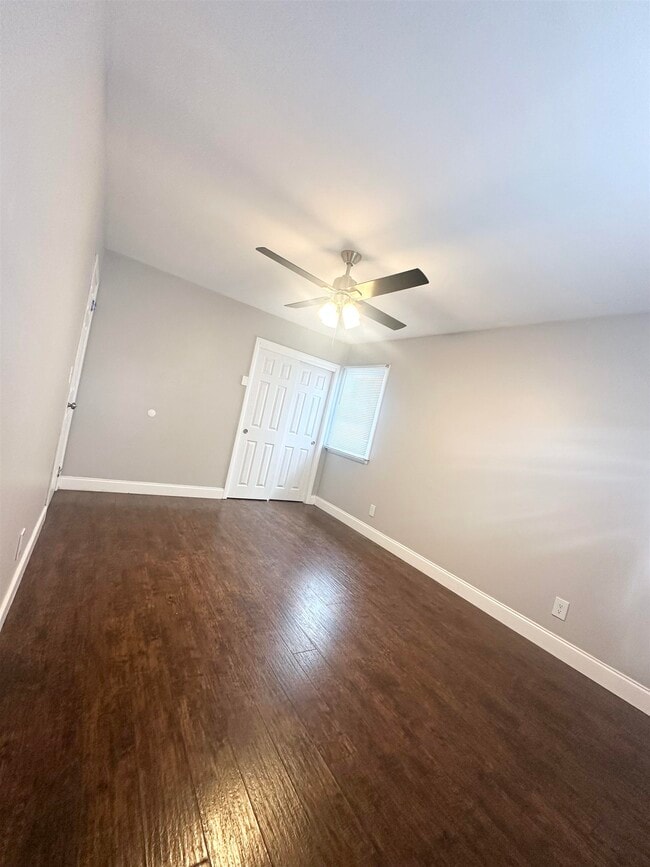 Building Photo - 5708 Broadway