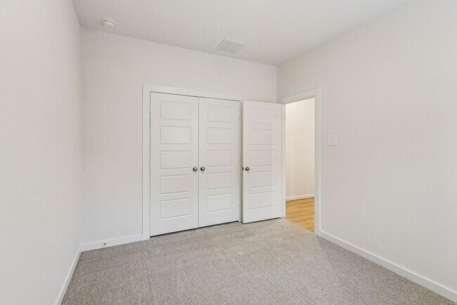 Building Photo - 1940 Velvet Oak Ln