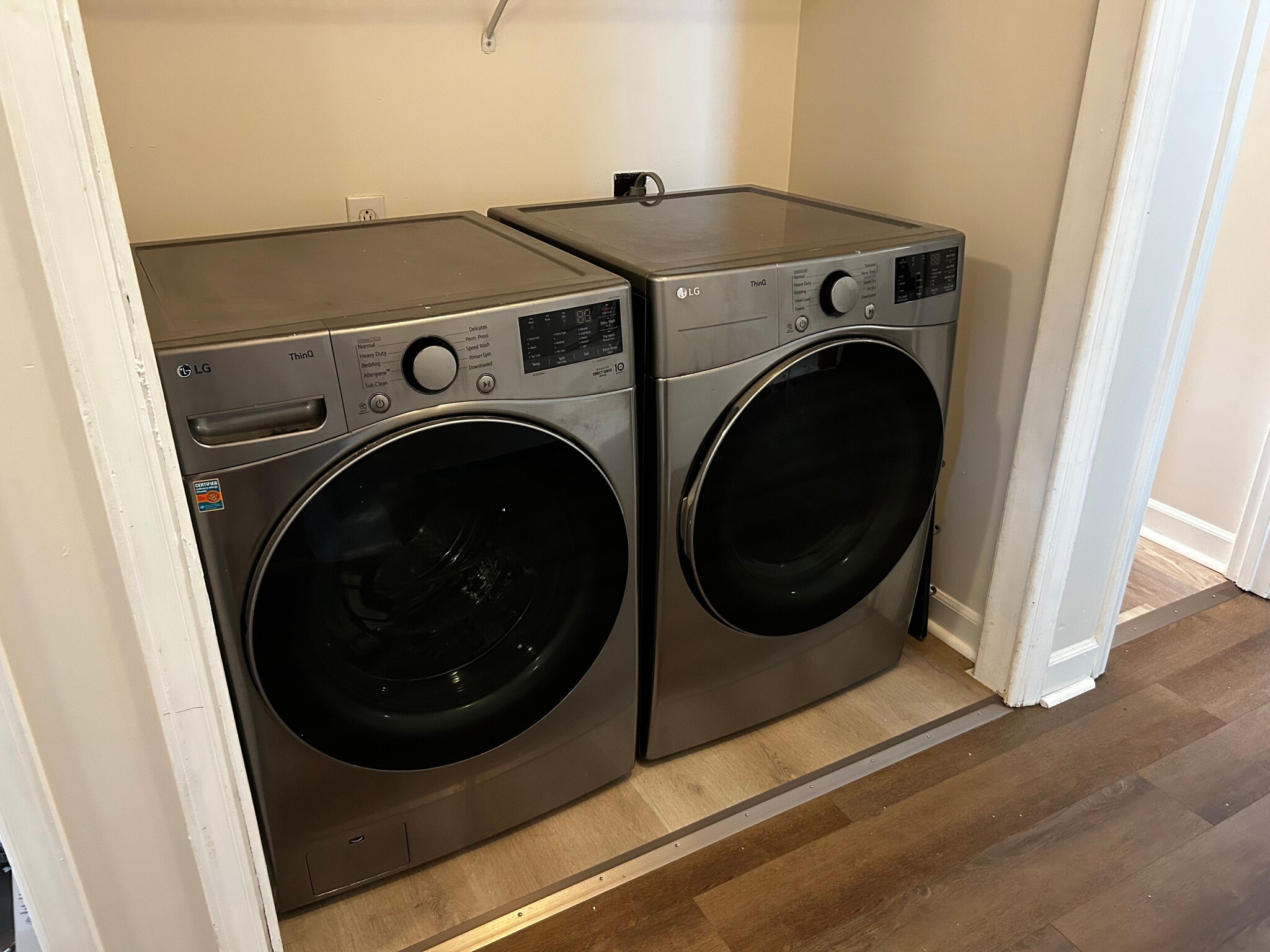 Building Photo - Room in Townhome on Oakland Hills Way