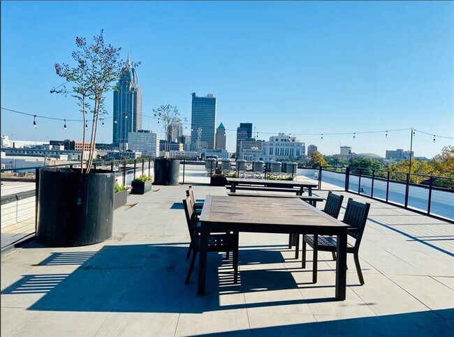 Building Photo - 350 St Joseph St