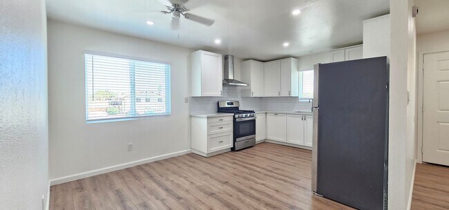 Building Photo - 809 Capehart Ct